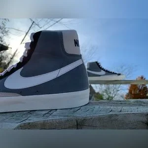 完売必至人気話題！Nike Blazer Mid 77 VNTG Suede Cool Grey Bk Nike Blazer Mid 77 Vintage Cool Gray | Don of Discounts